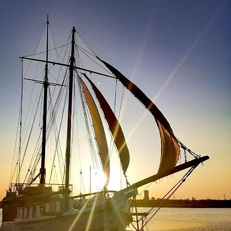 Corabia Santa Marina Hotel Sulina Bagian luar foto