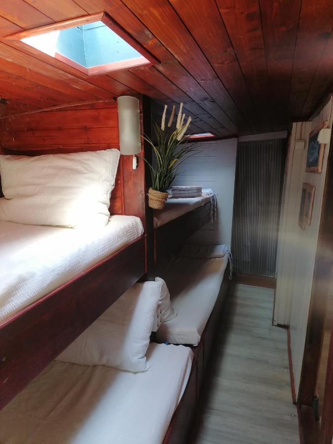 Corabia Santa Marina Hotel Sulina Bagian luar foto