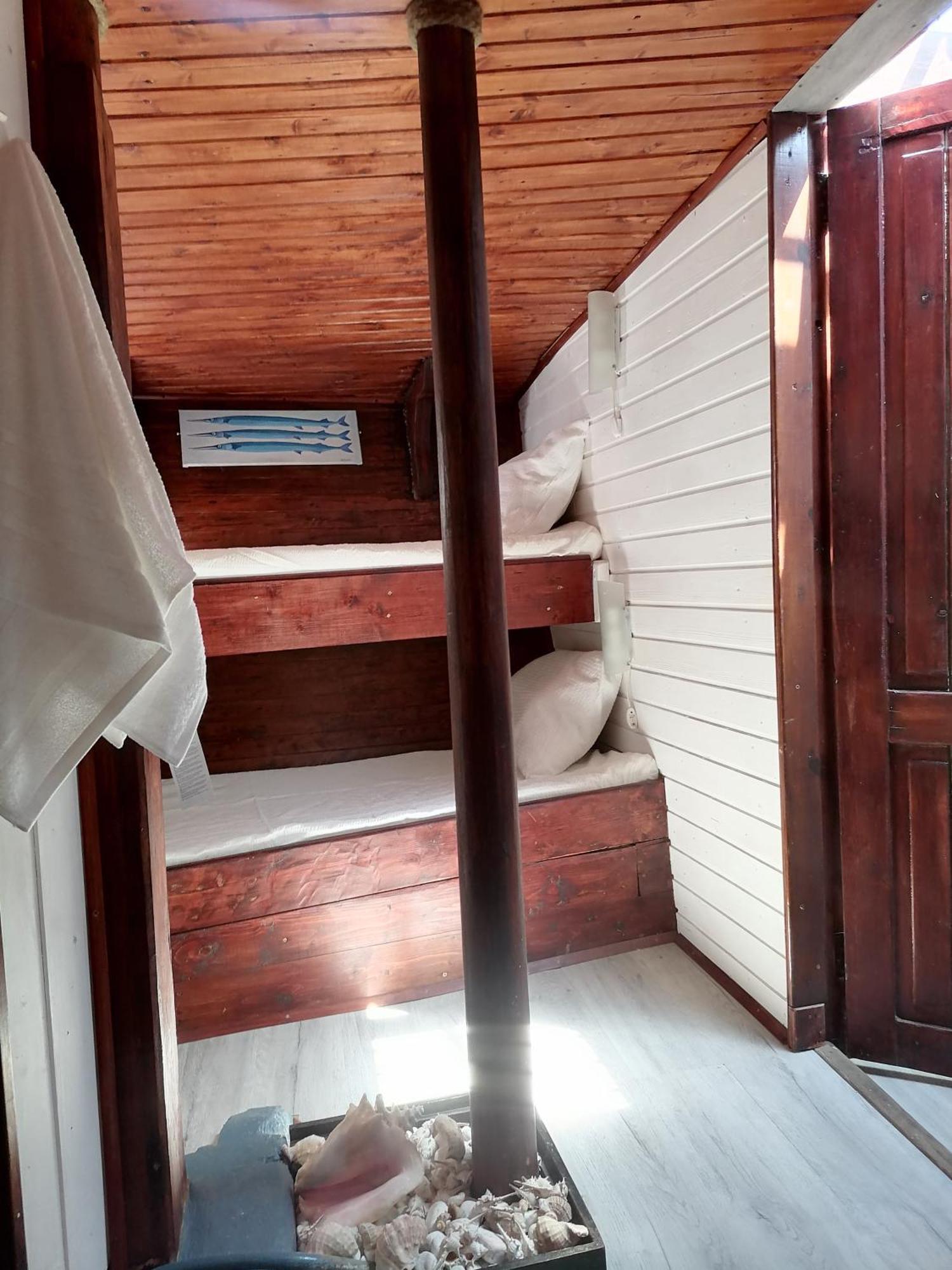 Corabia Santa Marina Hotel Sulina Bagian luar foto