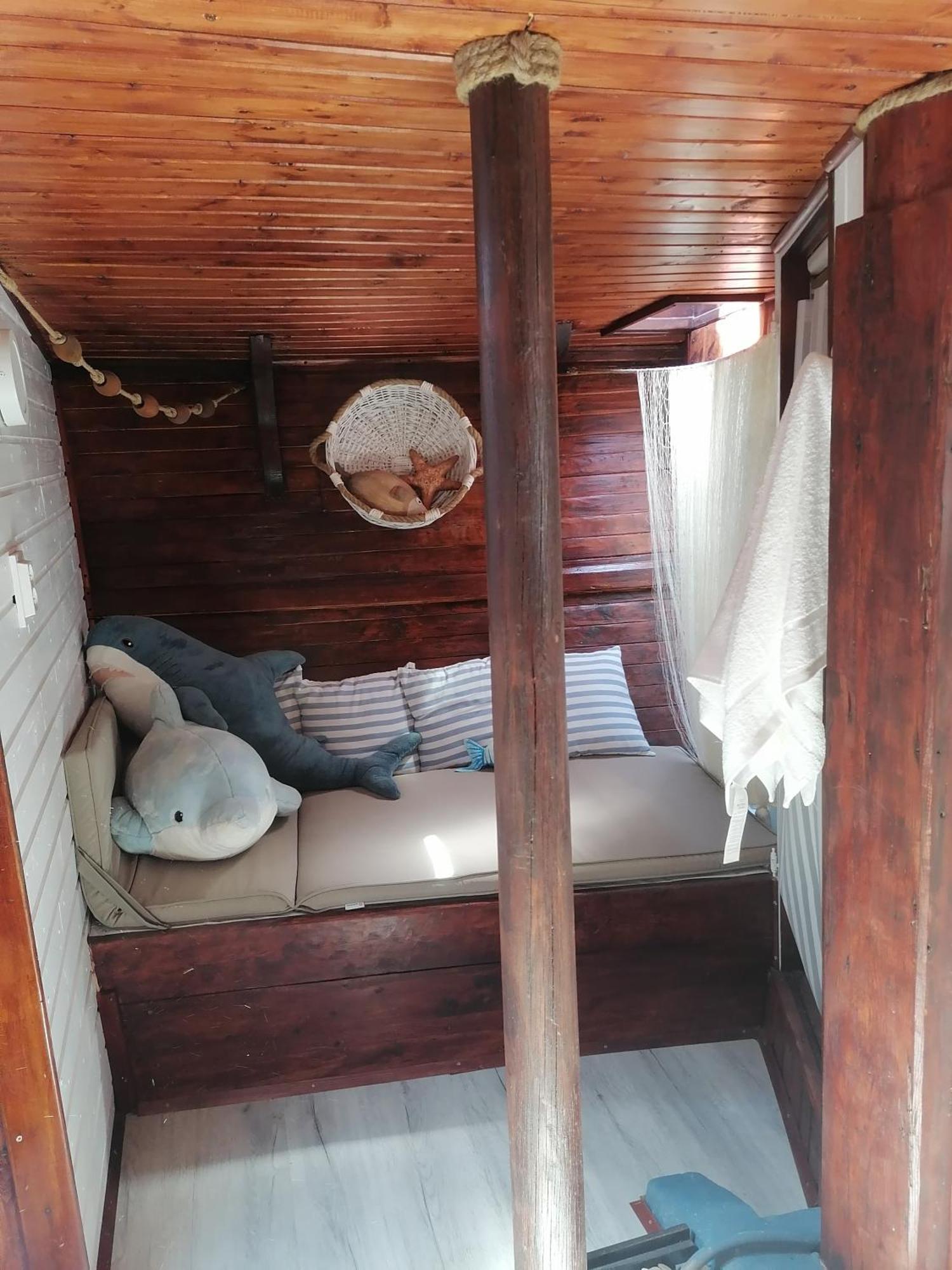 Corabia Santa Marina Hotel Sulina Bagian luar foto