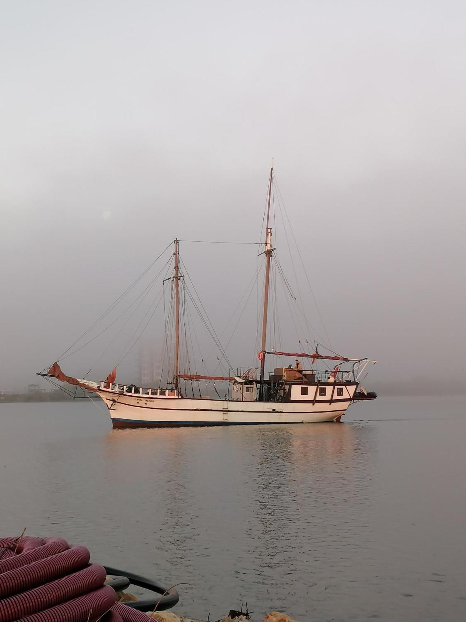 Corabia Santa Marina Hotel Sulina Bagian luar foto